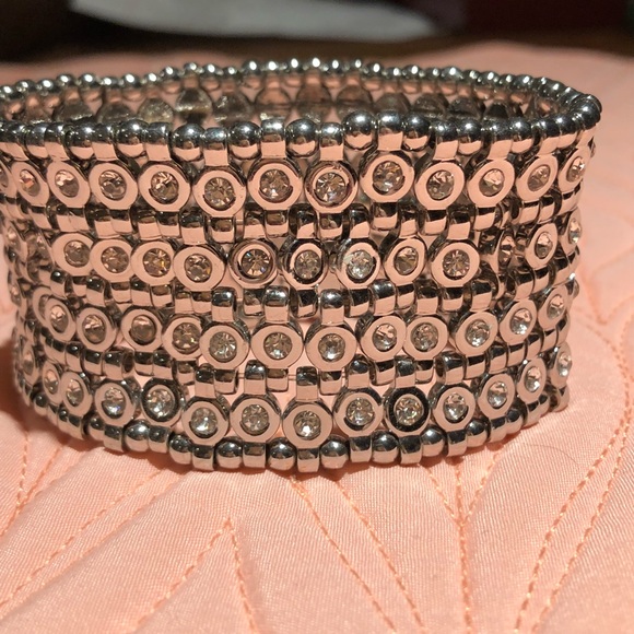 Silvertone rhinestone stretch bracelet - Picture 1 of 5